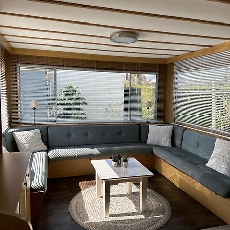 Gezellige Stacaravan Met Groot, Zonnig Terras! Belt-Schutsloot Luaran gambar