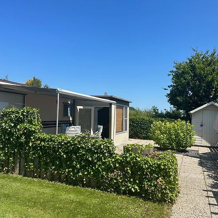 Gezellige Stacaravan Met Groot, Zonnig Terras! Belt-Schutsloot Luaran gambar