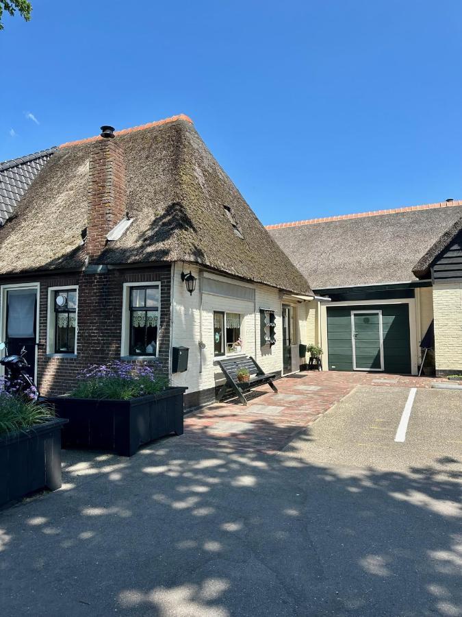 Gezellige Stacaravan Met Groot, Zonnig Terras! Belt-Schutsloot Luaran gambar